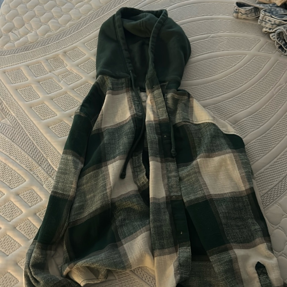 American Eagle hooded flannel